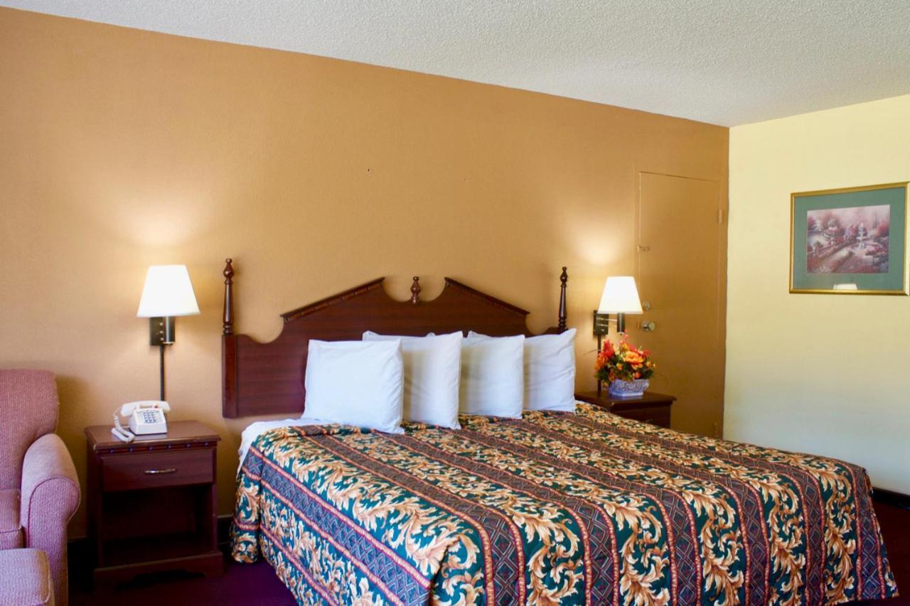 Rodeway Inn Monroe Kültér fotó